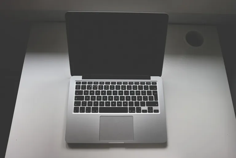 Best Computer Table Models for Home and Office